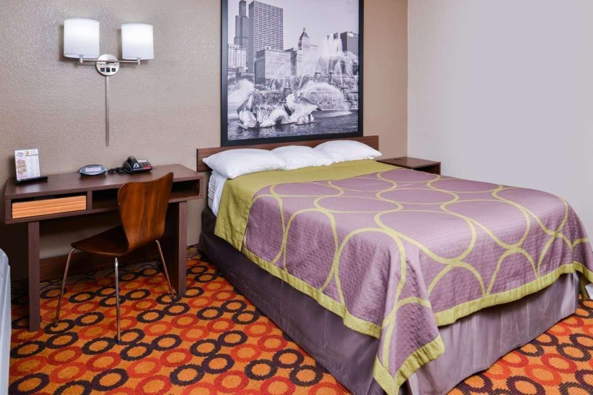 Super 8 By Wyndham Bolingbrook Hotel Romeoville
