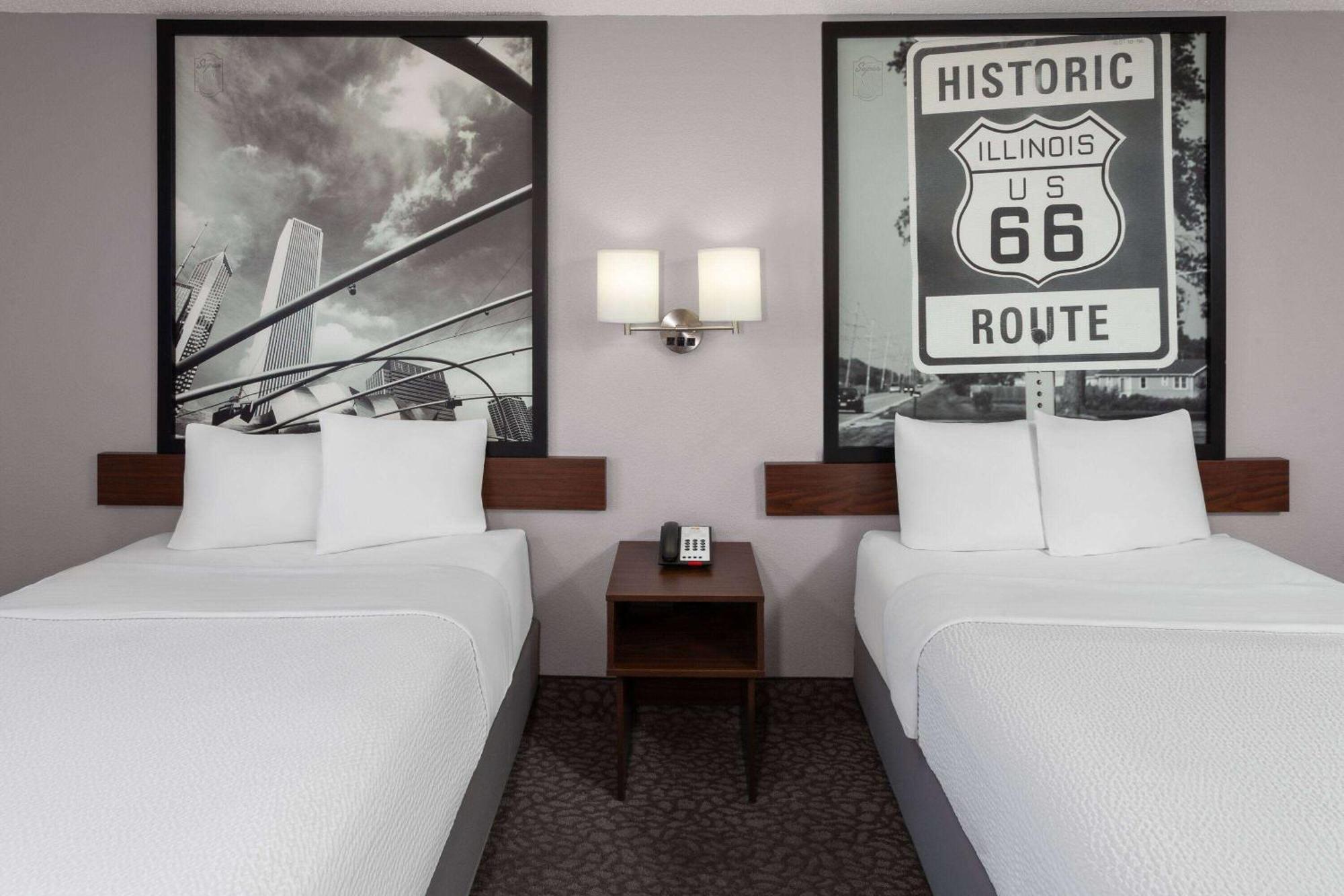 Super 8 By Wyndham Bolingbrook Hotel Romeoville