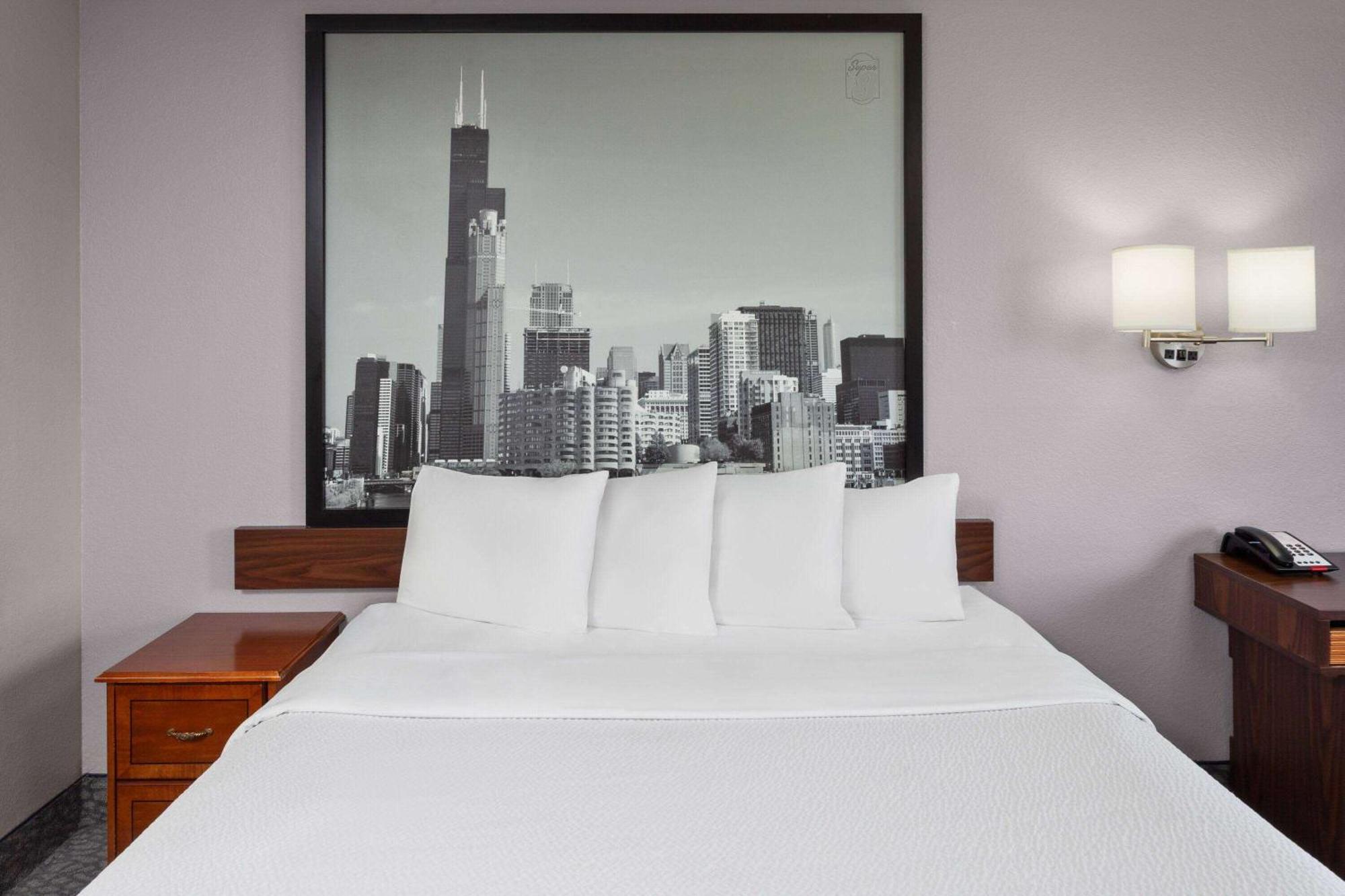 Hotel Super 8 By Wyndham Bolingbrook Romeoville