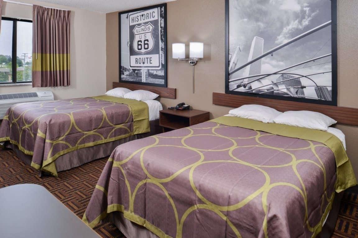 Super 8 By Wyndham Bolingbrook