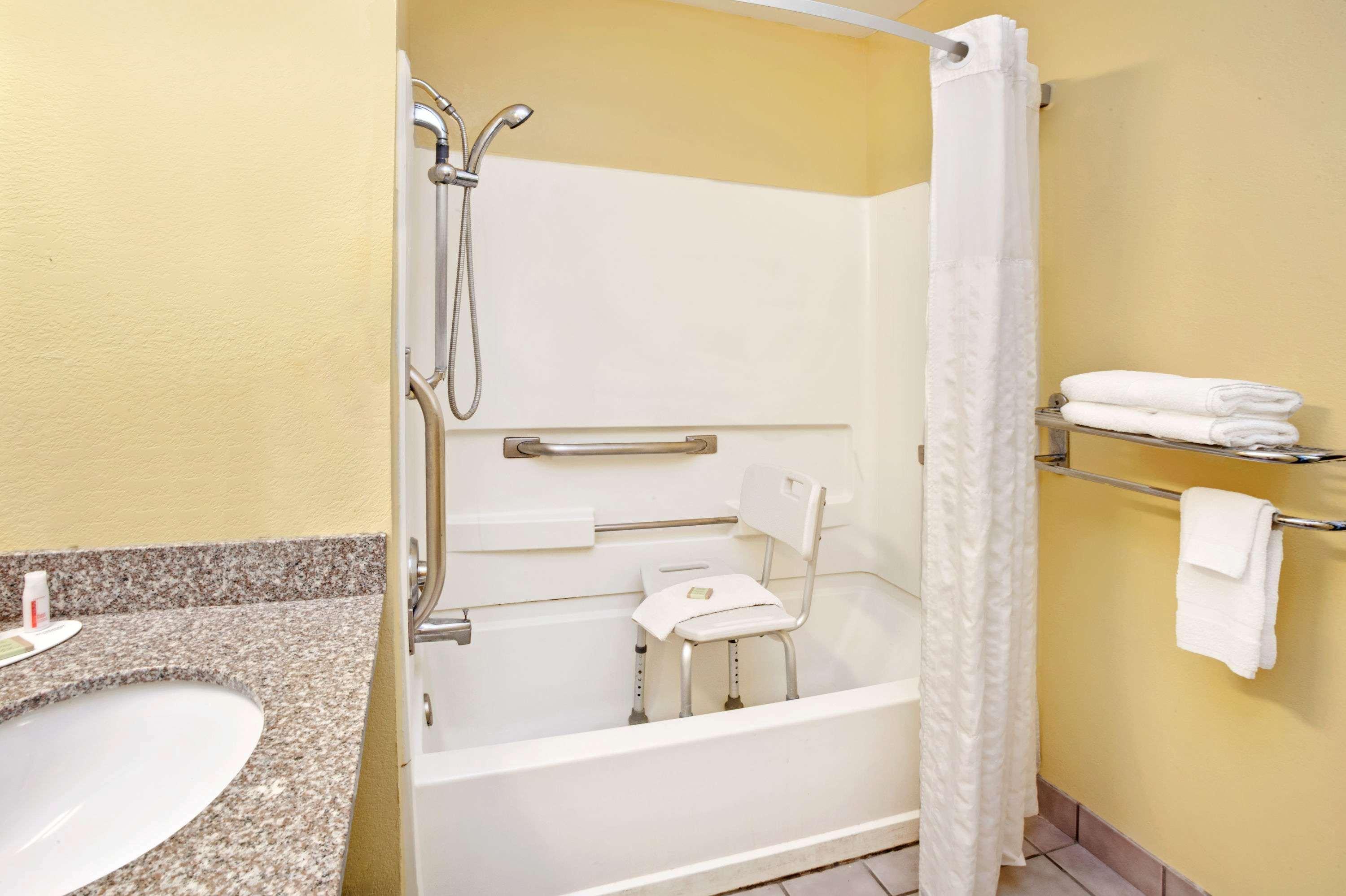 Super 8 By Wyndham Bolingbrook Romeoville